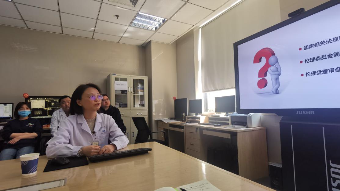 3827ade631d6f20323d37e5f9f6de72